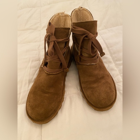 BearPaw Shoes - BearPaw Booties! Worn one time! Size 9 color Tan so adorable and warm!